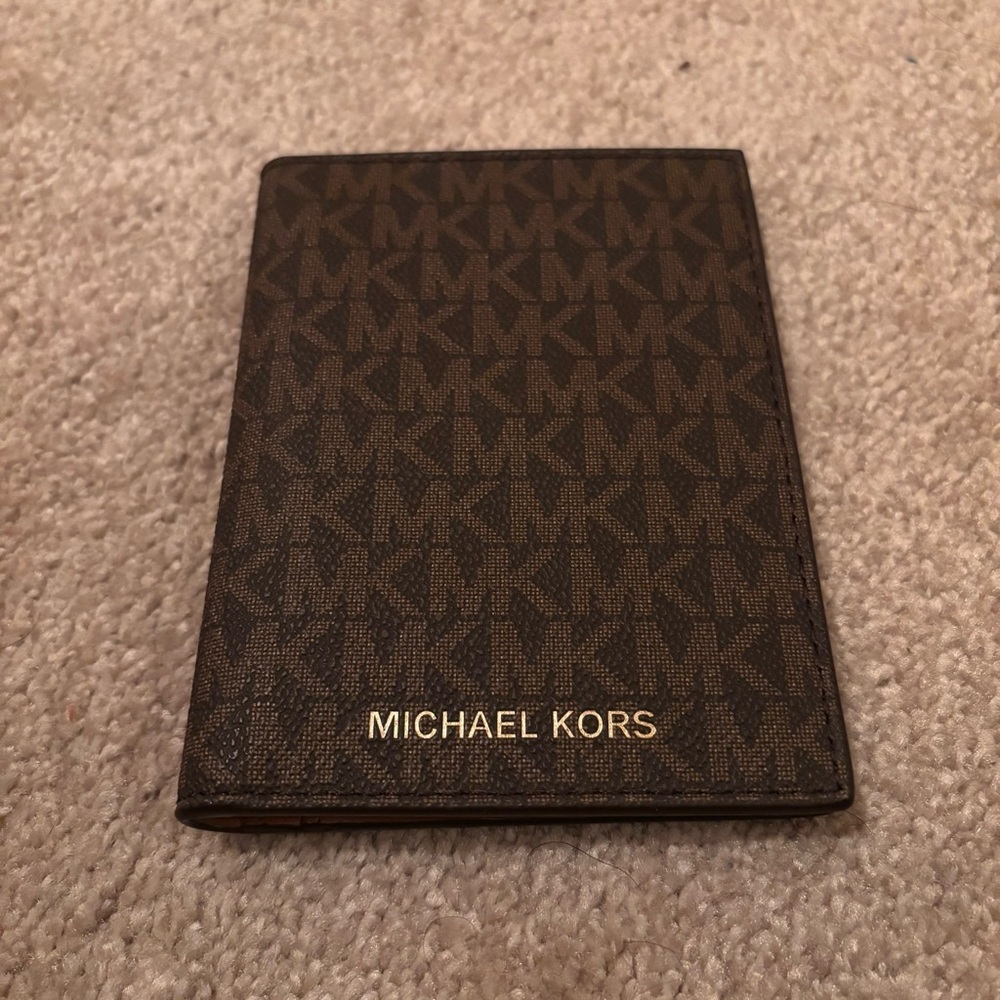 New Michael Kors Passport Holder